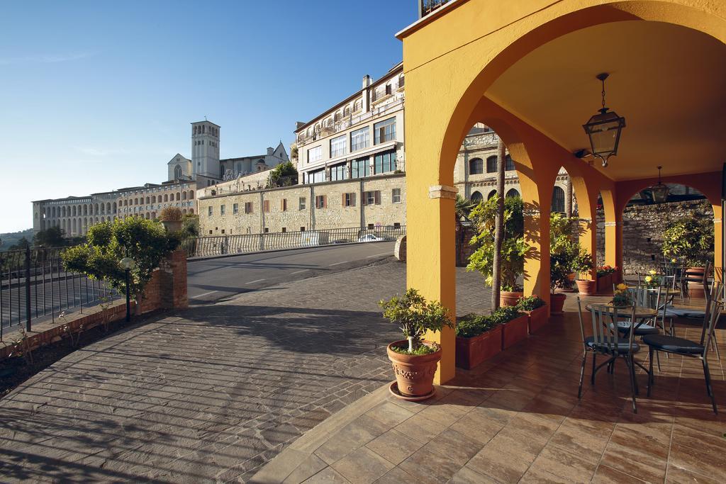 Hotel Windsor Savoia อัสซิซี ภายนอก รูปภาพ