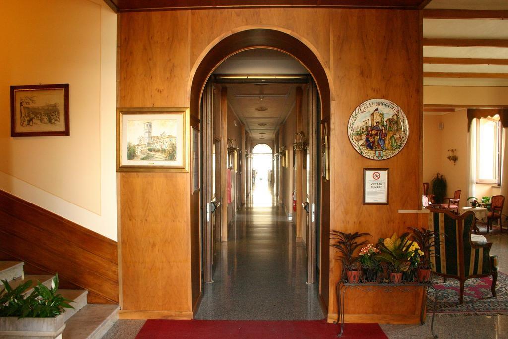 Hotel Windsor Savoia อัสซิซี ภายนอก รูปภาพ